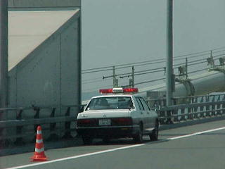 本線上は駐停車禁止だそうです
